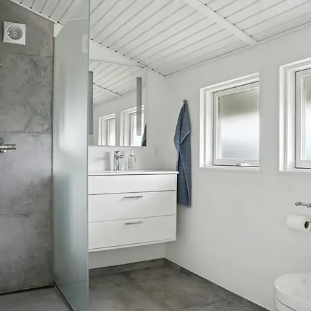 Dom wakacyjny Newly Renovated With Aarhus Bay Views