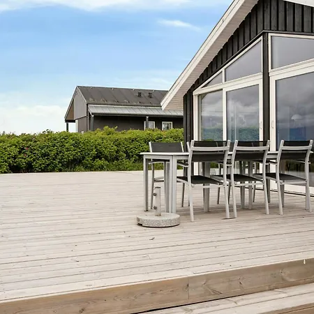 Dom wakacyjny Newly Renovated With Aarhus Bay Views